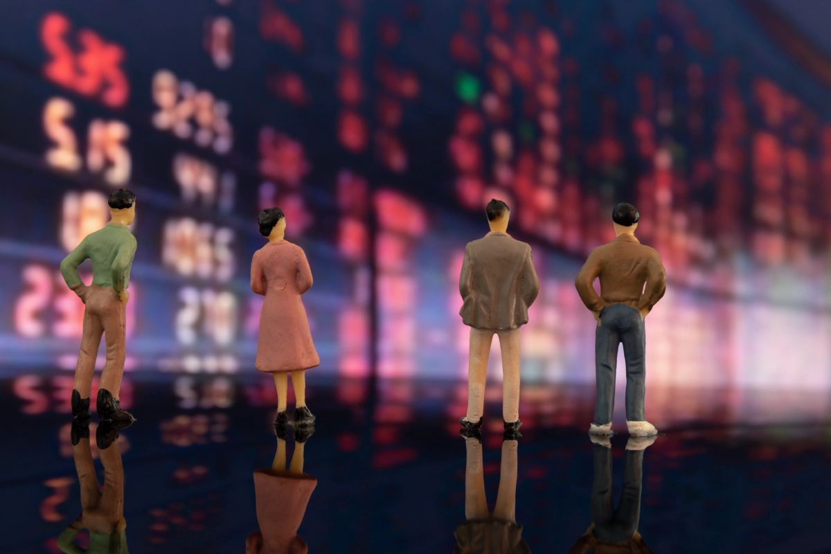 What Happens When Everyone’s on the Same Side? Crowded Trades and Unwinding Risk Explained